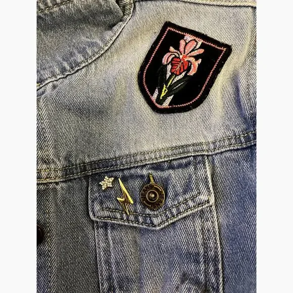 L.N.V By Lea Viola Distressed Jean Jacket with Patches Size Small - Picture 7 of 8